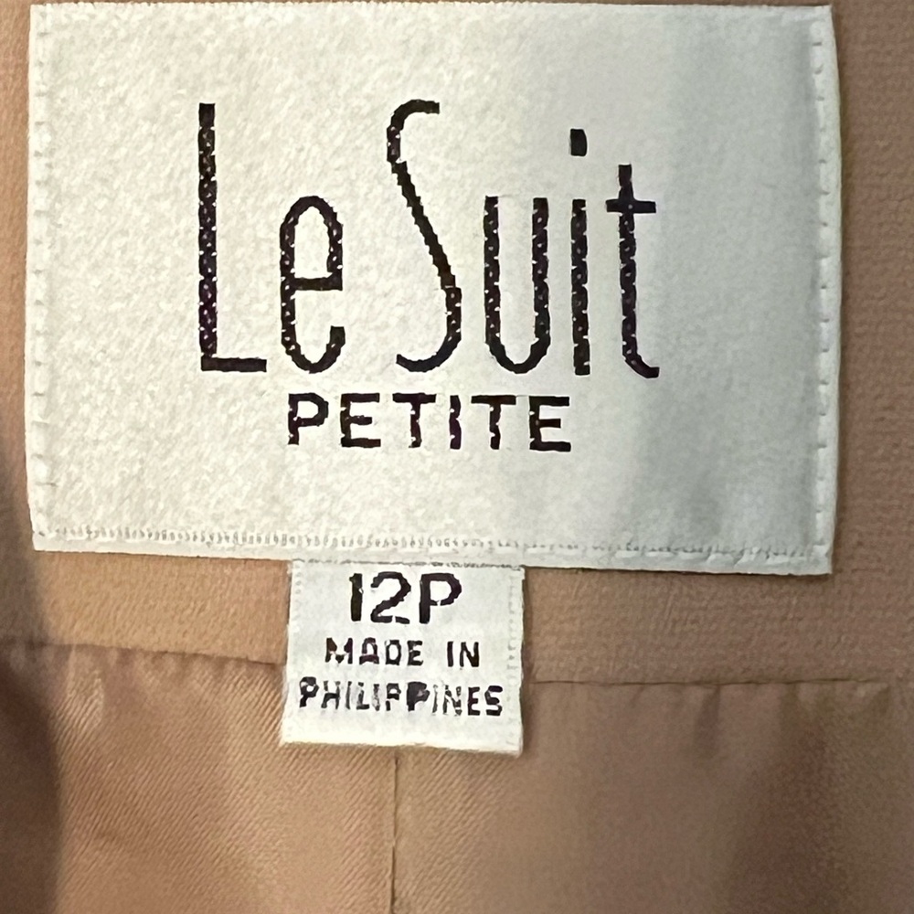 Le Suit Tan Blazer with Black Velvet Collar - Picture 4 of 4